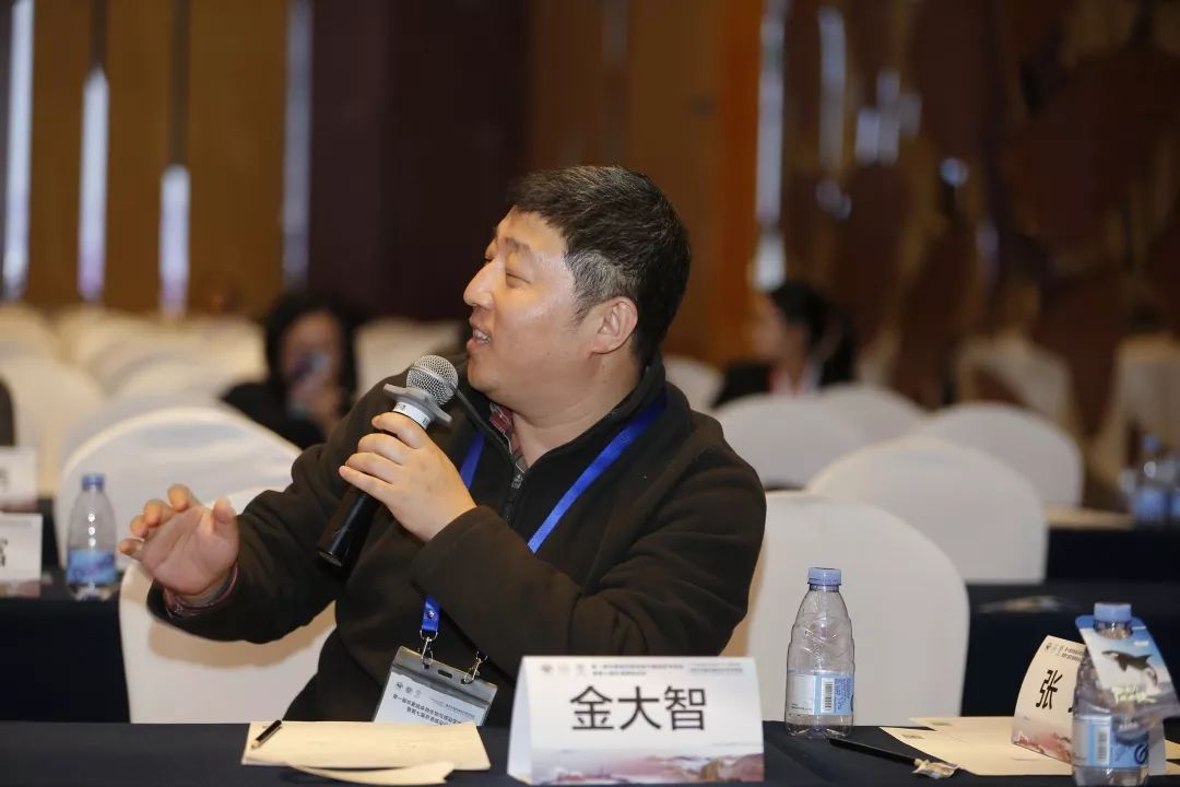 【实时报道】难分伯仲!优秀论文交流激烈进行中